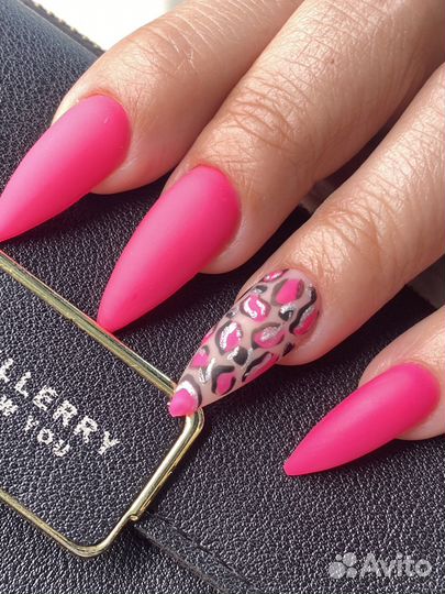 Наращивание ногтей