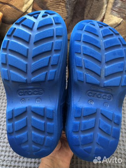 Сапоги с динозаврами Crocs 11