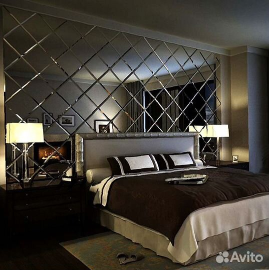 Зеркальное панно в гостиной