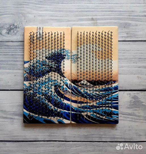 Раздельные доски с гвоздями