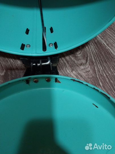 Ведро для мусора с педалью.Металл