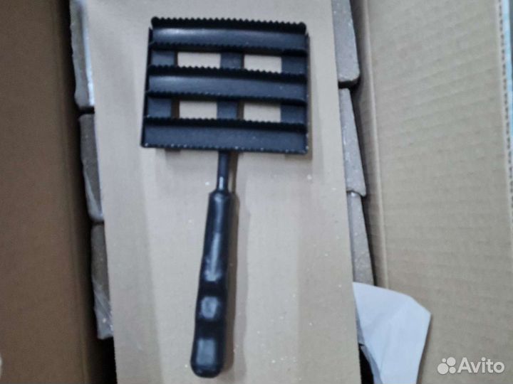 Скребница д/чистки шерстяного покрова д/крс,лошад