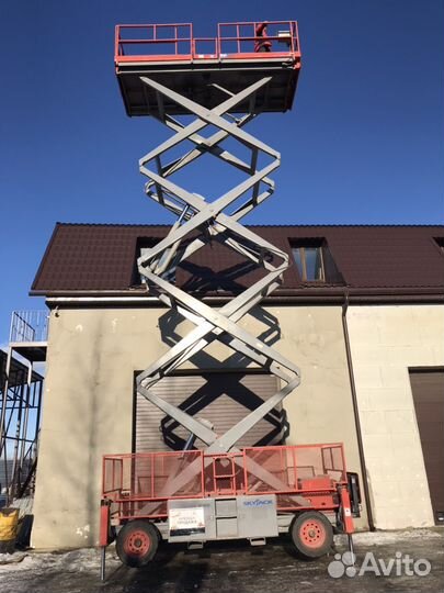 Ножничный подьемник