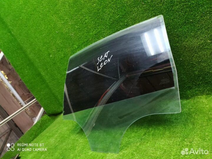 Стекло двери заднее левое Seat Leon 2004-2013