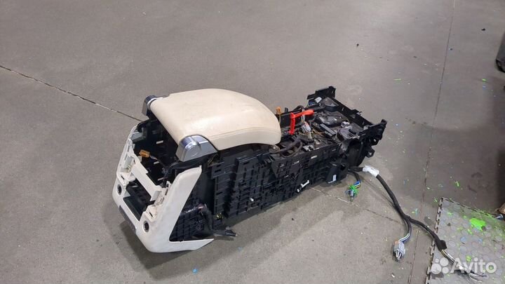 Подлокотник Land Rover Range Rover 4 2012, 2014