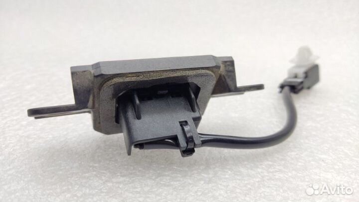 Кнопка открывания багажника Toyota Camry 70 2arfe