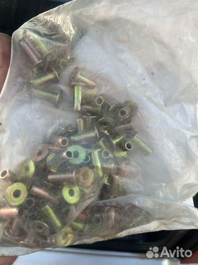 Заклепка тормозных накладок на man