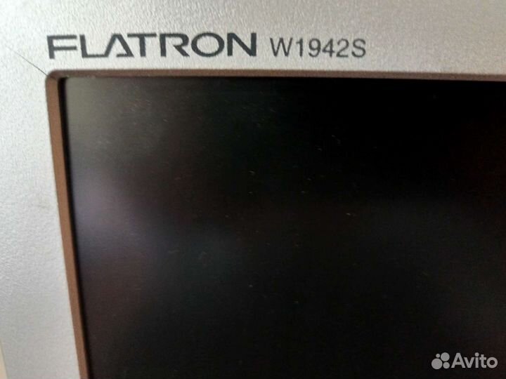 Монитор LG flatron e 1942