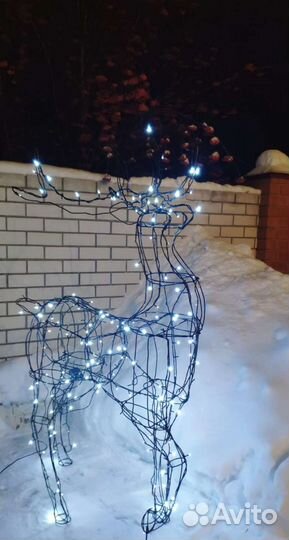 Садовая фигура олень