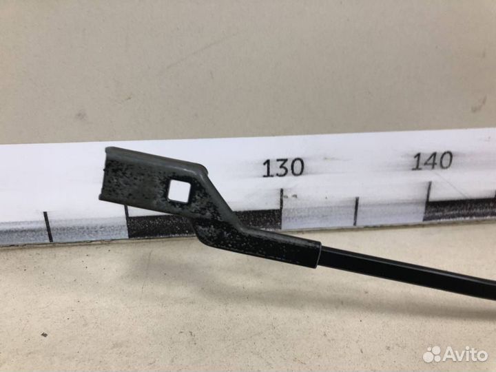 Поводок стеклоочистителя передний правый Volkswage