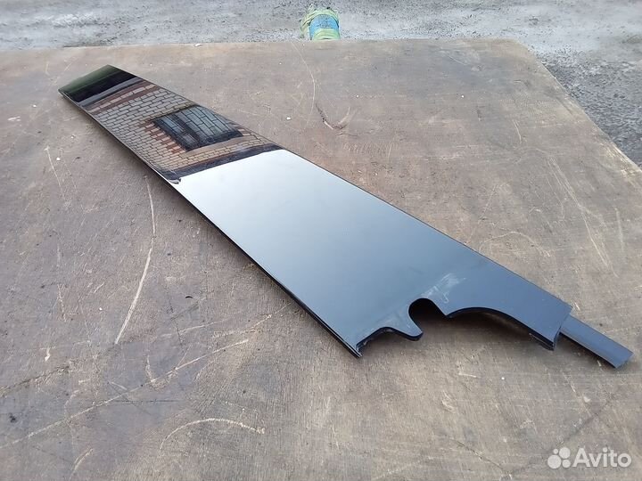 Молдинг передней правой двери Range Rover Sport 2