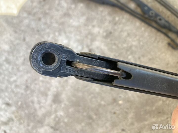 Дворник 5-й двери Мерседес S124 универсал