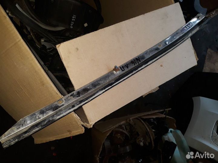 Уплотнитель стекла переднего левого (внутренний )