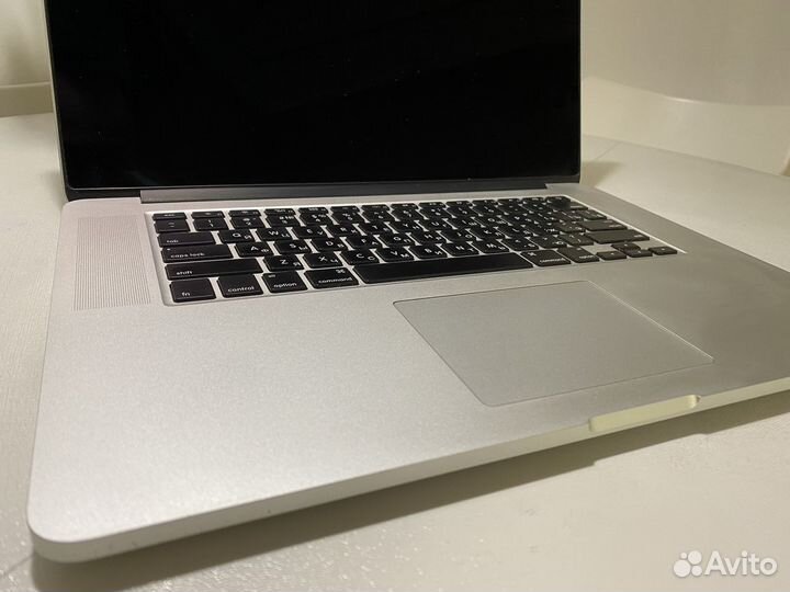 Apple MacBook Pro 15 retina 2015, AMD Radion R9