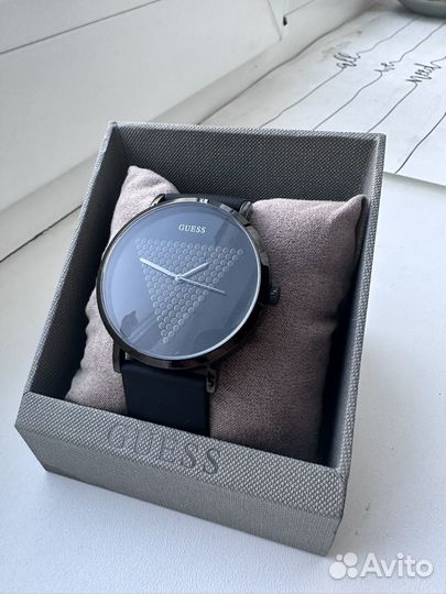 Часы guess