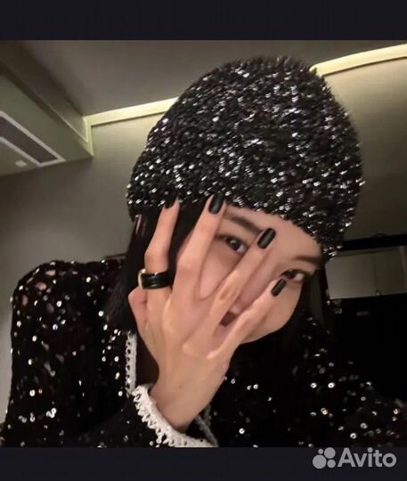 Шапка черная с пайетками