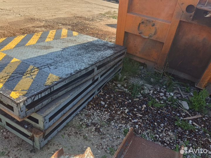 Платформа металлическая