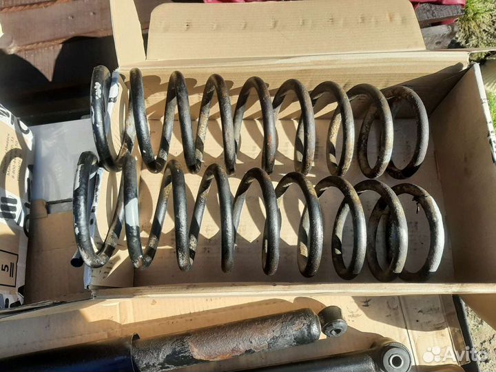 Запчасти на Ниву