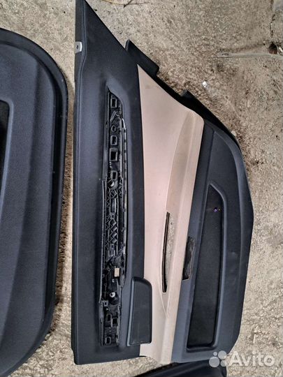 Обшивка двери на BMW F01