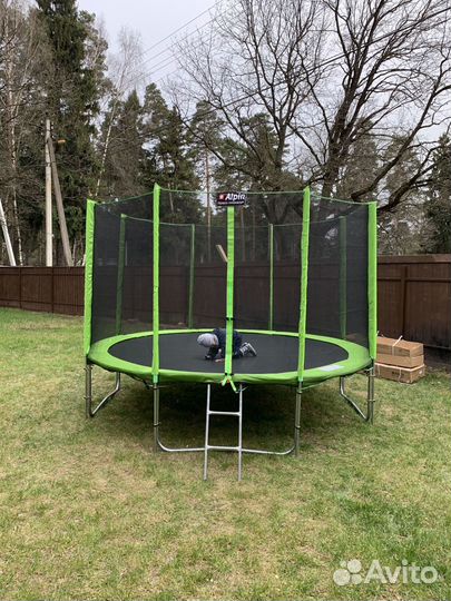 Батут каркасный с защитной с сеткой