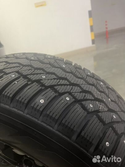 Pirelli formula ice 265/65 R17 с дисками Tank 300