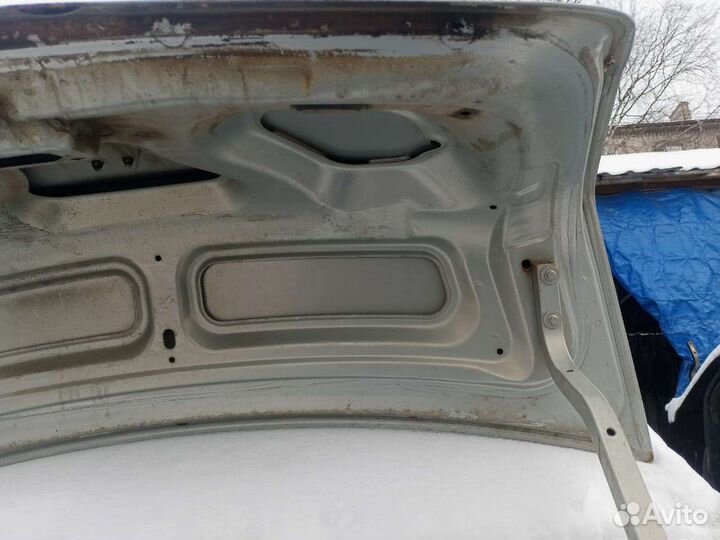 Крышка багажника Renault logan 1 ф1