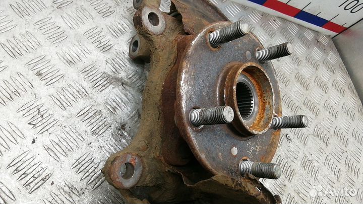 Ступица передняя левая toyota RAV 4 ZSA3 2006