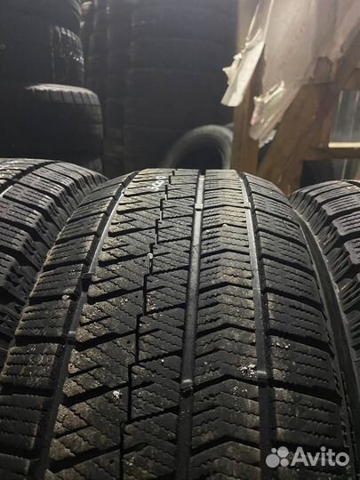 Bridgestone Blizzak Ice 225/60 R17 99S