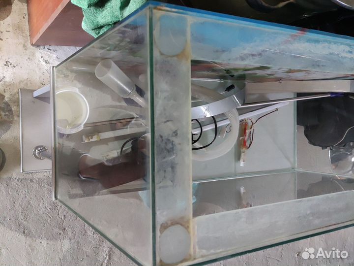 Аквариум на подставке