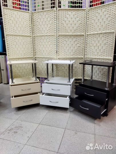 Тележки и тумбы косметологические