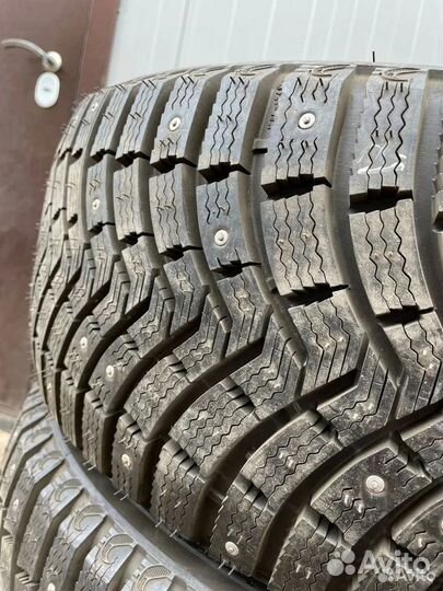 Michelin X-Ice North 2 235/45 R20