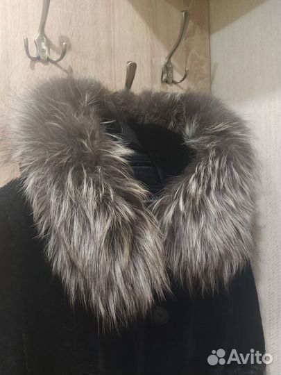 Шуба мутоновая с норковой вставкой