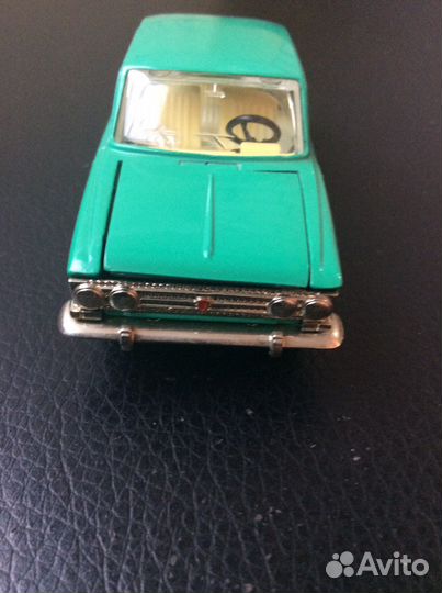 Модель автомобиля Москвич-408 СССР