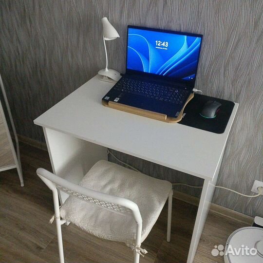 Компьютерный стол и стул Икея