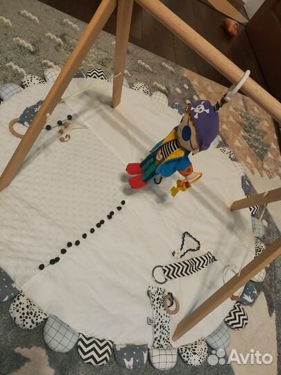 Развивающий коврик для ползания Монтессори