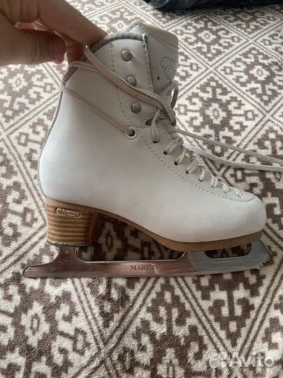 Фигурные коньки jackson