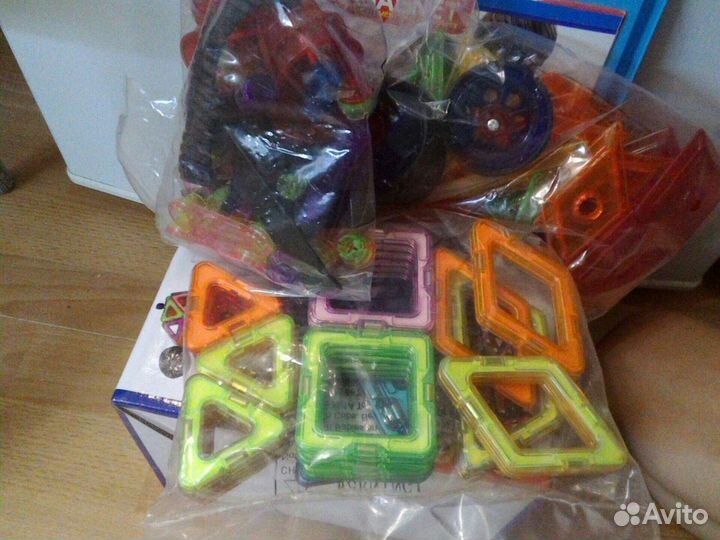 Магнитный конструктор новый