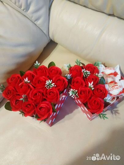 Подарок девушке, сердце, мыльные розы