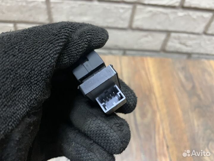 Audi Q7 (4L) Кнопка стеклоподъемника