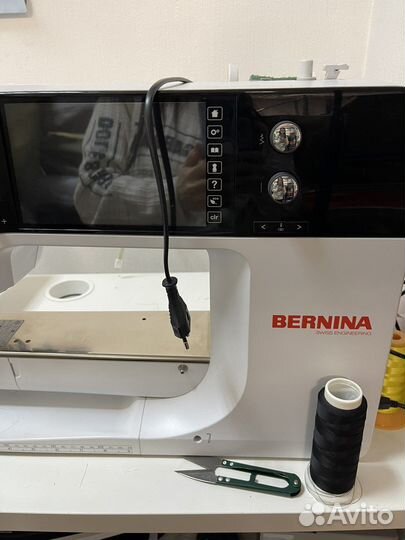 Швейно вышивальная машина bernina B790