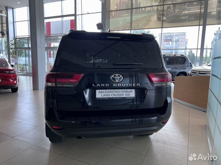 Toyota Land Cruiser 3.3 AT, 2022