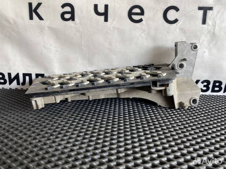 Ступень левая Volvo FH5 84187324