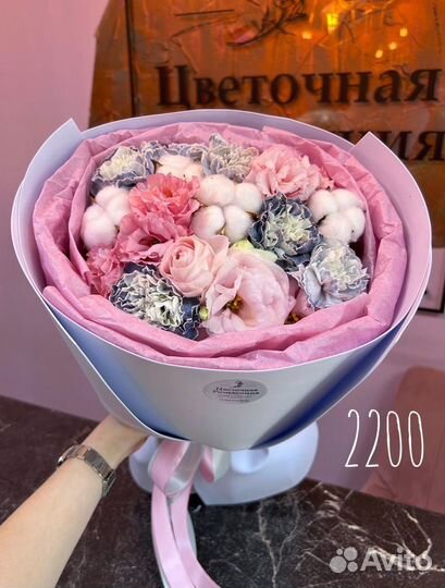 Кустовые пионовидные розы (букет, коробка)