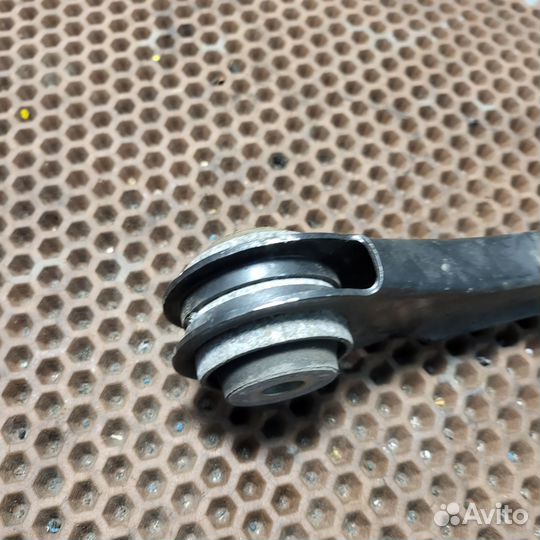 Задний верхний поперечный рычаг правый BMW f20 f30