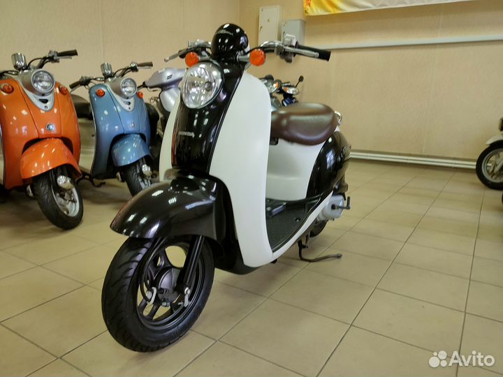 Японский скутер, мопед Honda Scoopy AF55