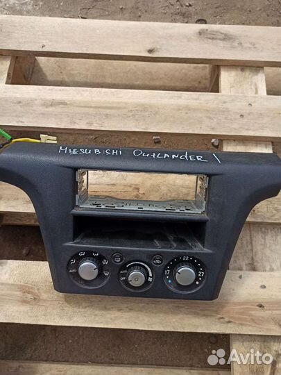 Блок управления отопителем (Mitsubishi Outlander