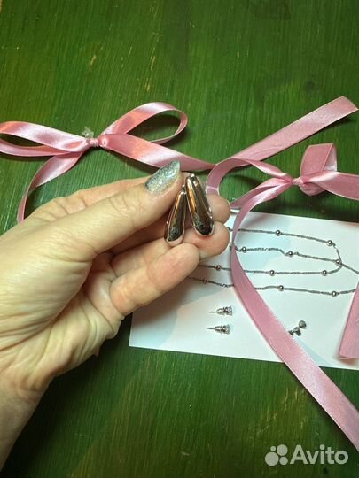 Женские украшения