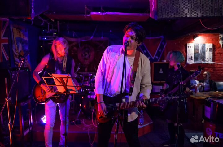 Вокалист. Композитор. Аранжировщик