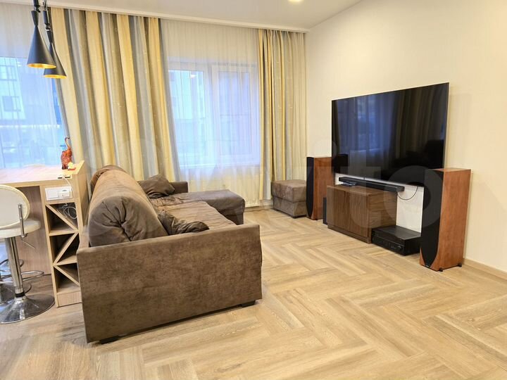 2-к. квартира, 80 м², 1/8 эт.