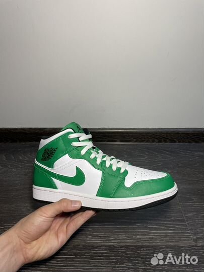 Кроссовки Nike Air Jordan 1 Mid 